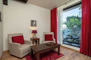 WoodSmoke resort & Spa