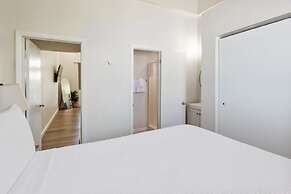 Duval Corner Updated Condo Steps to Duval St