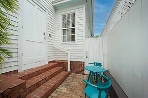 The Bartlum Luxury Studio In Prime Location