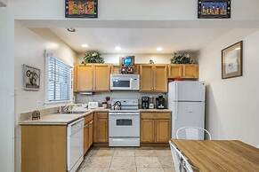 Sea Breeze by Brightwild Off-street Parking