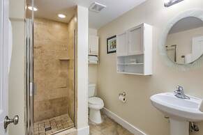 Sea Breeze by Brightwild Off-street Parking