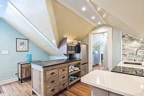 Sky Loft by Brightwild Penthouse in Prime Spot