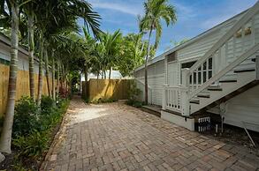 Southern Palms by Brightwild Pool Parking