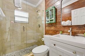 Southern Palms by Brightwild Pool Parking