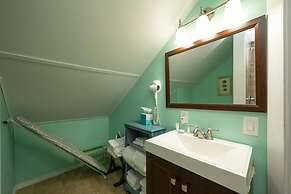 Southern Palms by Brightwild Pool Parking