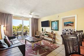 The Exuma Cay by Brightwild Pool View Parking