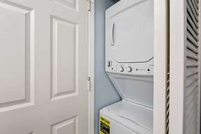 The Exuma Cay by Brightwild Pool View Parking