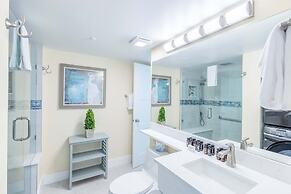 The Exuma Cay by Brightwild Pool View Parking