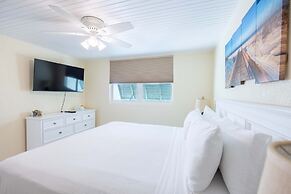 The Exuma Cay by Brightwild Pool View Parking
