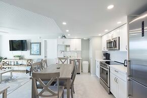 The Exuma Cay by Brightwild Pool View Parking