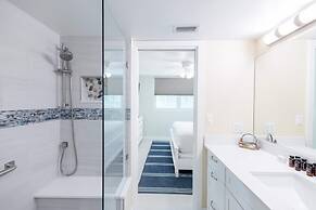 The Exuma Cay by Brightwild Pool View Parking