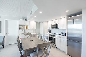 The Exuma Cay by Brightwild Pool View Parking