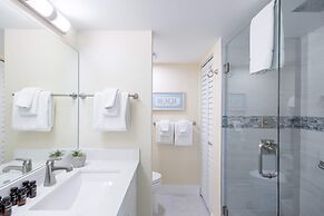 The Exuma Cay by Brightwild Pool View Parking