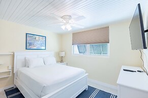 The Exuma Cay by Brightwild Pool View Parking