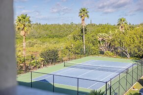 The Exuma Cay by Brightwild Pool View Parking