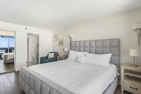 The Scallop by Brightwild Beachfront Condo