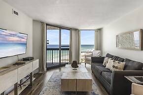 The Scallop by Brightwild Beachfront Condo