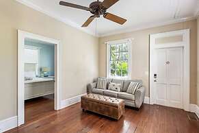 Bananas Foster by Brightwild Epic Guesthouse