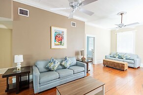 Bananas Foster by Brightwild Epic Guesthouse