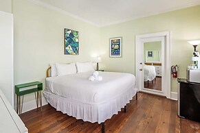 Bananas Foster by Brightwild Epic Guesthouse