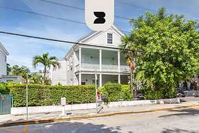 Bananas Foster by Brightwild Epic Guesthouse