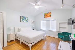 Bananas Foster by Brightwild Epic Guesthouse