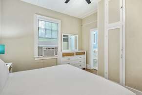 Bananas Foster by Brightwild Epic Guesthouse