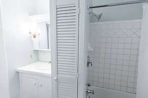 Bananas Foster by Brightwild Epic Guesthouse