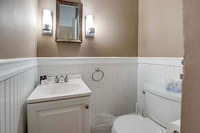 Bananas Foster by Brightwild Epic Guesthouse