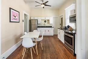 Bananas Foster by Brightwild Epic Guesthouse