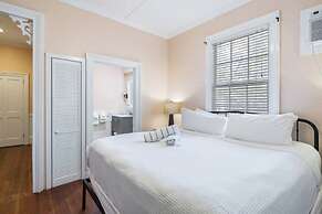 Bananas Foster by Brightwild Epic Guesthouse