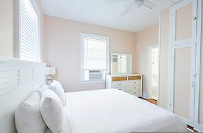 Bananas Foster by Brightwild Epic Guesthouse