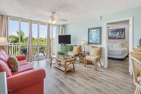 Pool View Pvt Balcony Samana Cay Suite