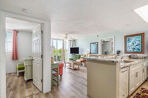 Pool View Pvt Balcony Samana Cay Suite