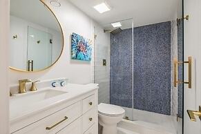 Island Time Gorgeous Condo Steps To The Beach