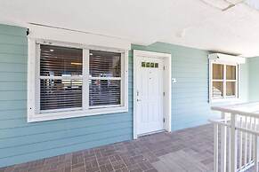 Island Time Gorgeous Condo Steps To The Beach