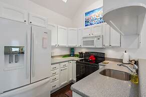 Lil Bit Adorable Conch Home on Quiet Street