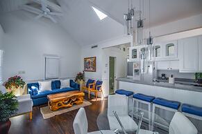 Lil Bit Adorable Conch Home on Quiet Street