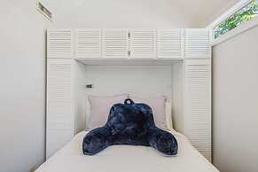 Lil Bit Adorable Conch Home on Quiet Street