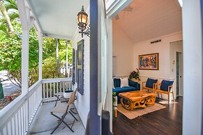 Lil Bit Adorable Conch Home on Quiet Street