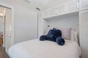 Lil Bit Adorable Conch Home on Quiet Street