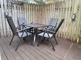 Lil Bit Adorable Conch Home on Quiet Street