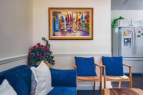 Lil Bit Adorable Conch Home on Quiet Street