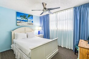 The Trinidad by Brightwild Pool View Parking