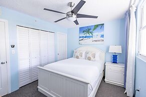 The Trinidad by Brightwild Pool View Parking