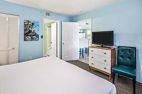 The Trinidad by Brightwild Pool View Parking