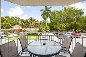 The Trinidad by Brightwild Pool View Parking