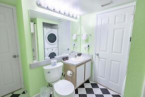 The Trinidad by Brightwild Pool View Parking