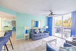 The Trinidad by Brightwild Pool View Parking