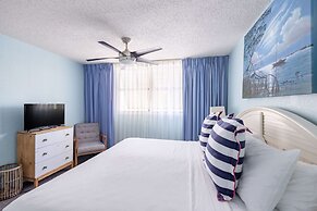 The Trinidad by Brightwild Pool View Parking